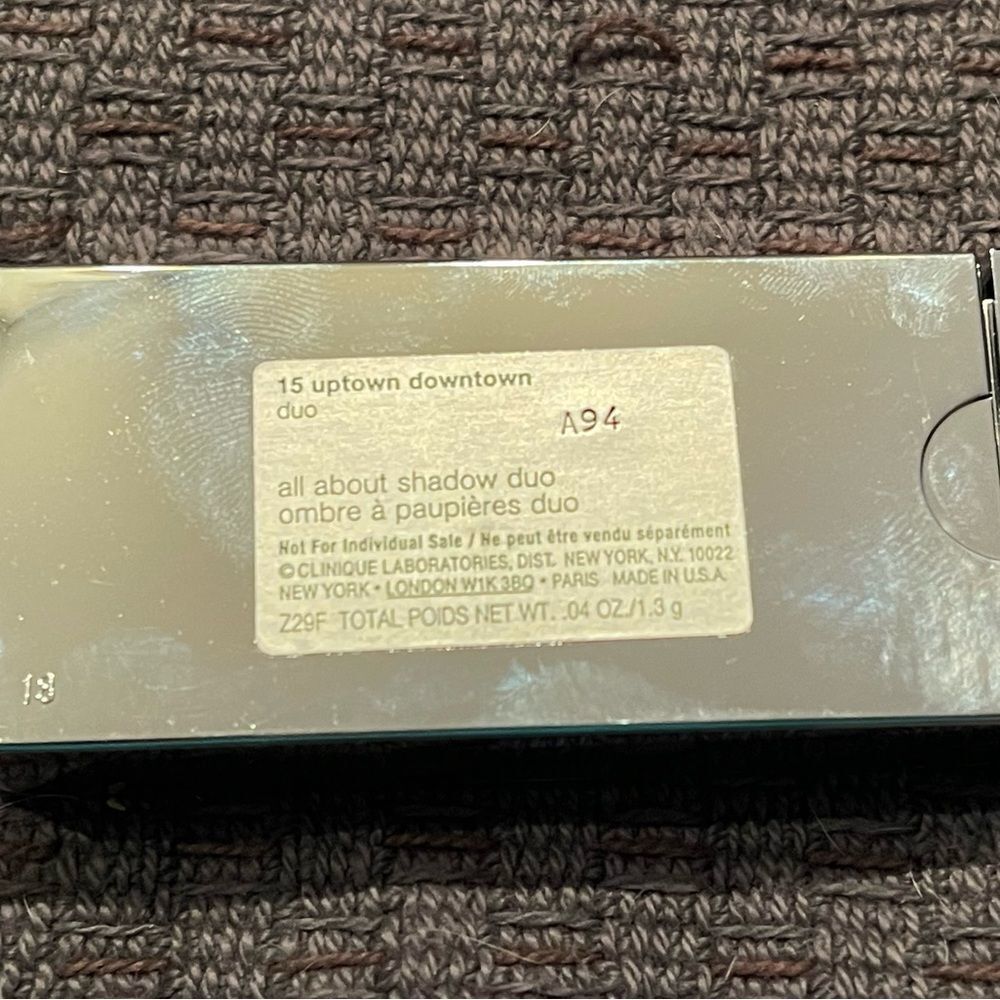 NEW - CLINIQUE All About Shadow DUO *UPTOWN DOWNTOWN* - Picture 3 of 3